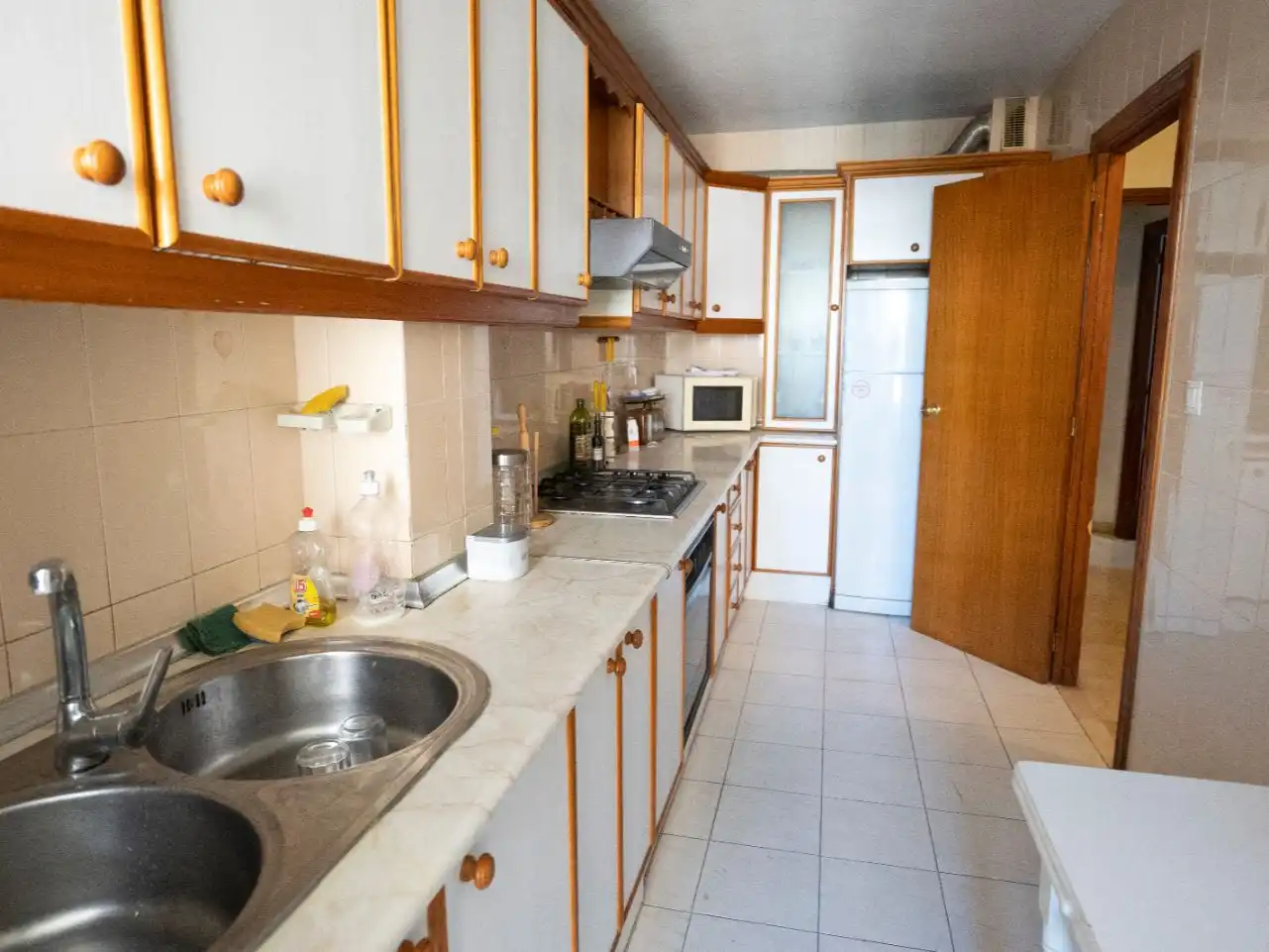 Flat for rent in Avenida de Barcelona, 24, Barrio de Zaidín Kitchen of Flat for rent in Granada with Air Conditioner, Heating and Furnished