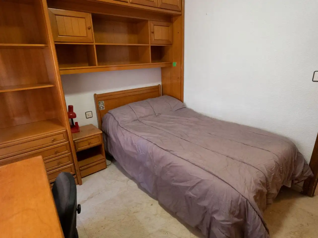 Flat for rent in Avenida de Barcelona, 24, Barrio de Zaidín Bedroom of Flat for rent in Granada with Air Conditioner, Heating and Furnished
