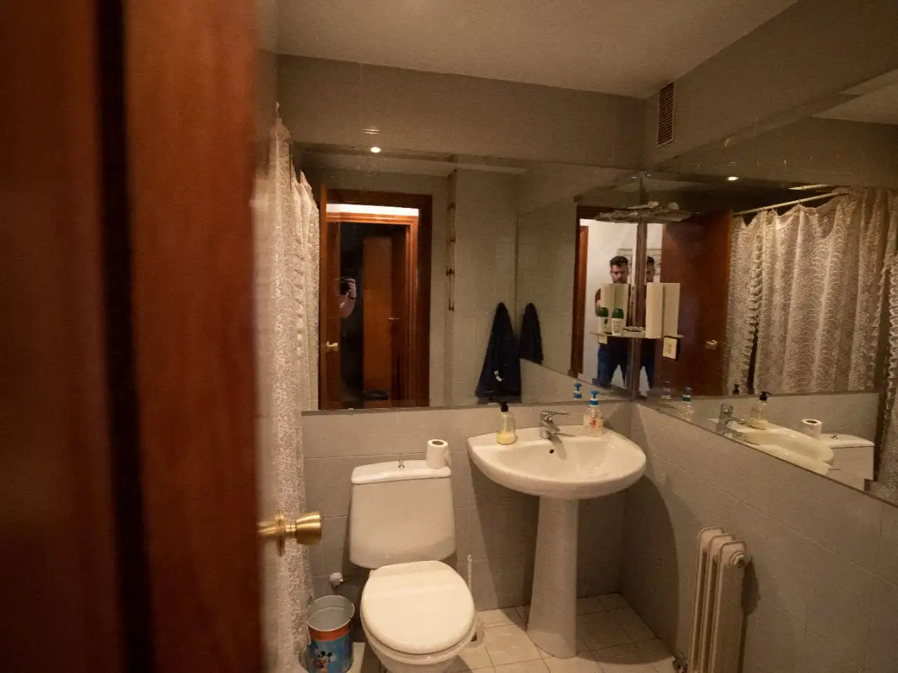 Flat for rent in Avenida de Barcelona, 24, Barrio de Zaidín Bathroom of Flat for rent in Granada with Air Conditioner, Heating and Furnished