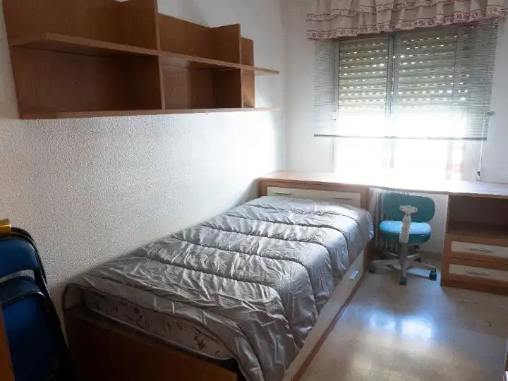 Flat for rent in Avenida de Barcelona, 24, Barrio de Zaidín Bedroom of Flat for rent in Granada with Air Conditioner, Heating and Furnished