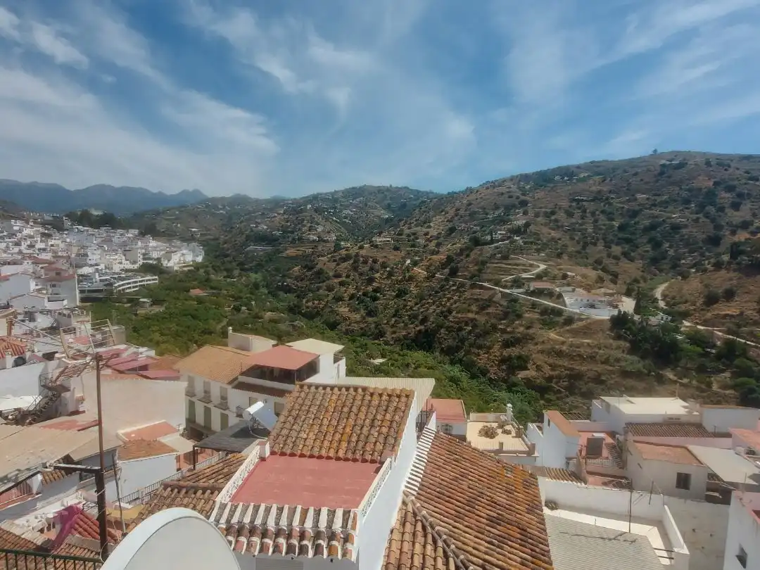 Casa adosada en venta en Calle Valencia, 1, Torrox Pueblo Vista exterior de Casa adosada en venta en Torrox con Terraza