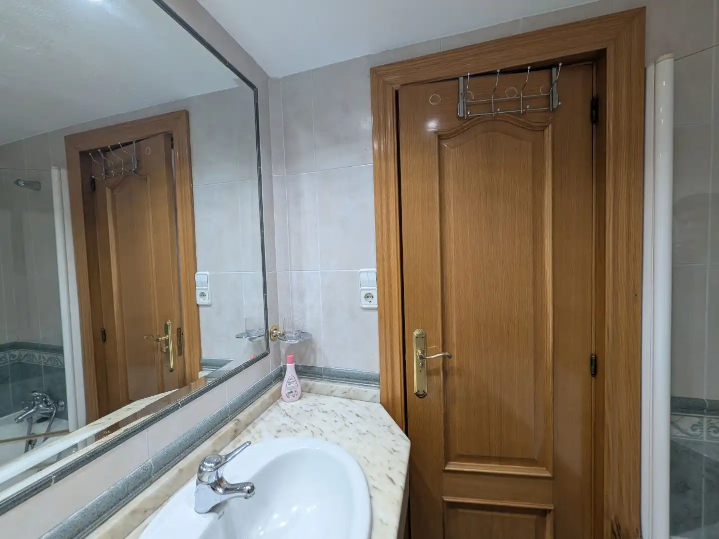 Baño de Piso de alquiler en Zaragoza con Aire acondicionado, Calefacción y Parquet