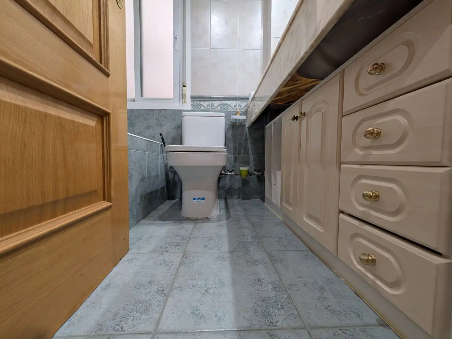 Baño de Piso de alquiler en Zaragoza con Aire acondicionado, Calefacción y Parquet