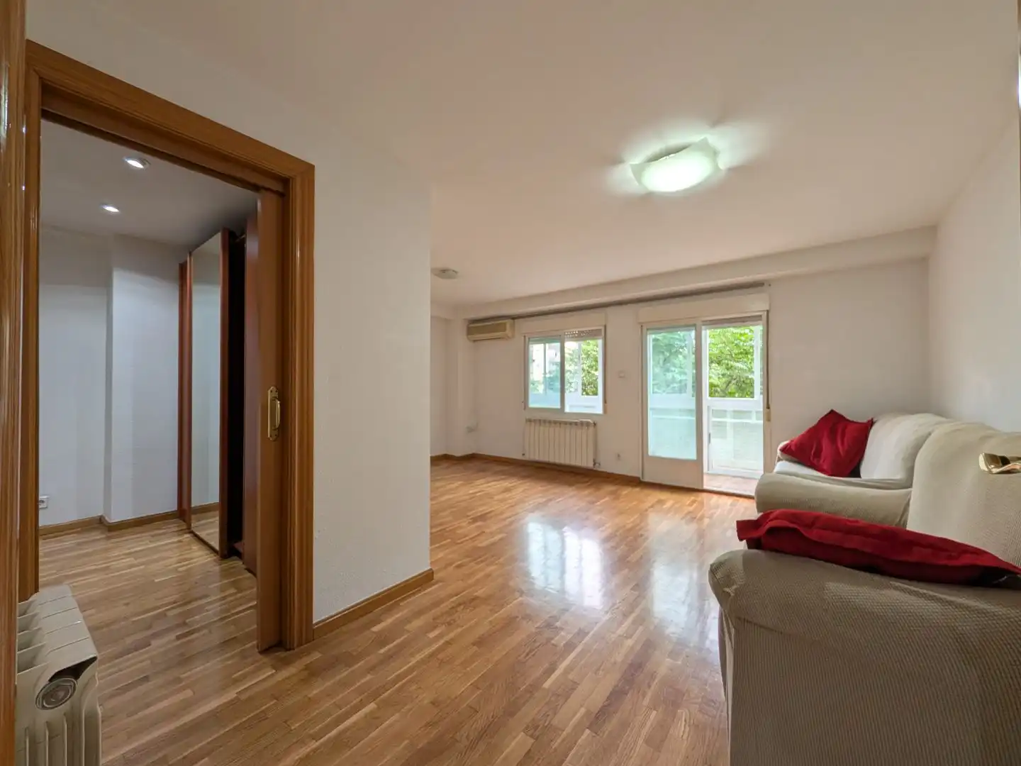 Sala de estar de Piso de alquiler en Zaragoza con Aire acondicionado, Calefacción y Parquet