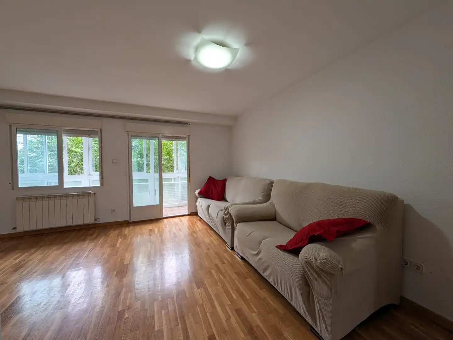 Sala de estar de Piso de alquiler en Zaragoza con Aire acondicionado, Calefacción y Parquet