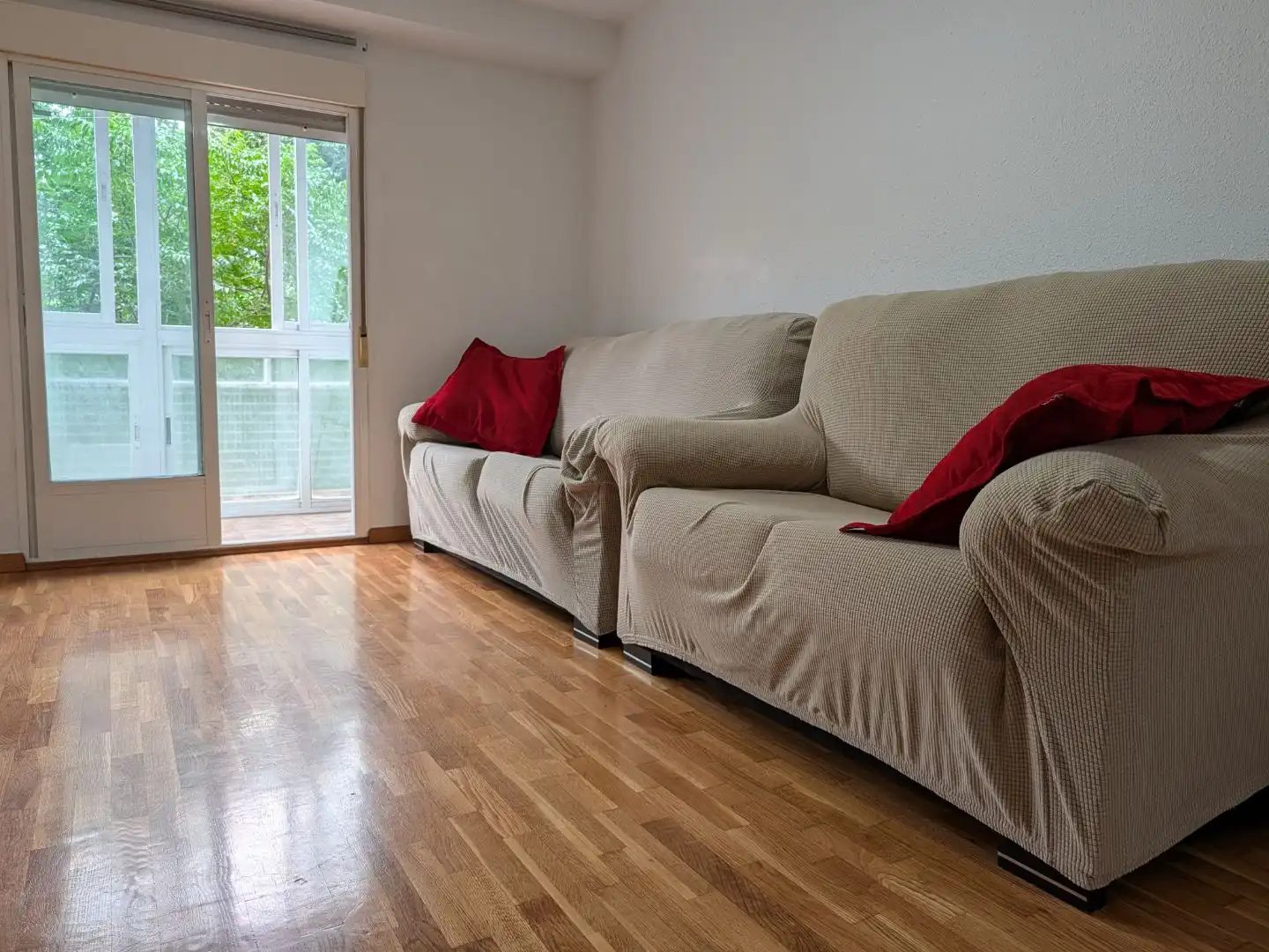 Sala de estar de Piso de alquiler en Zaragoza con Aire acondicionado, Calefacción y Parquet