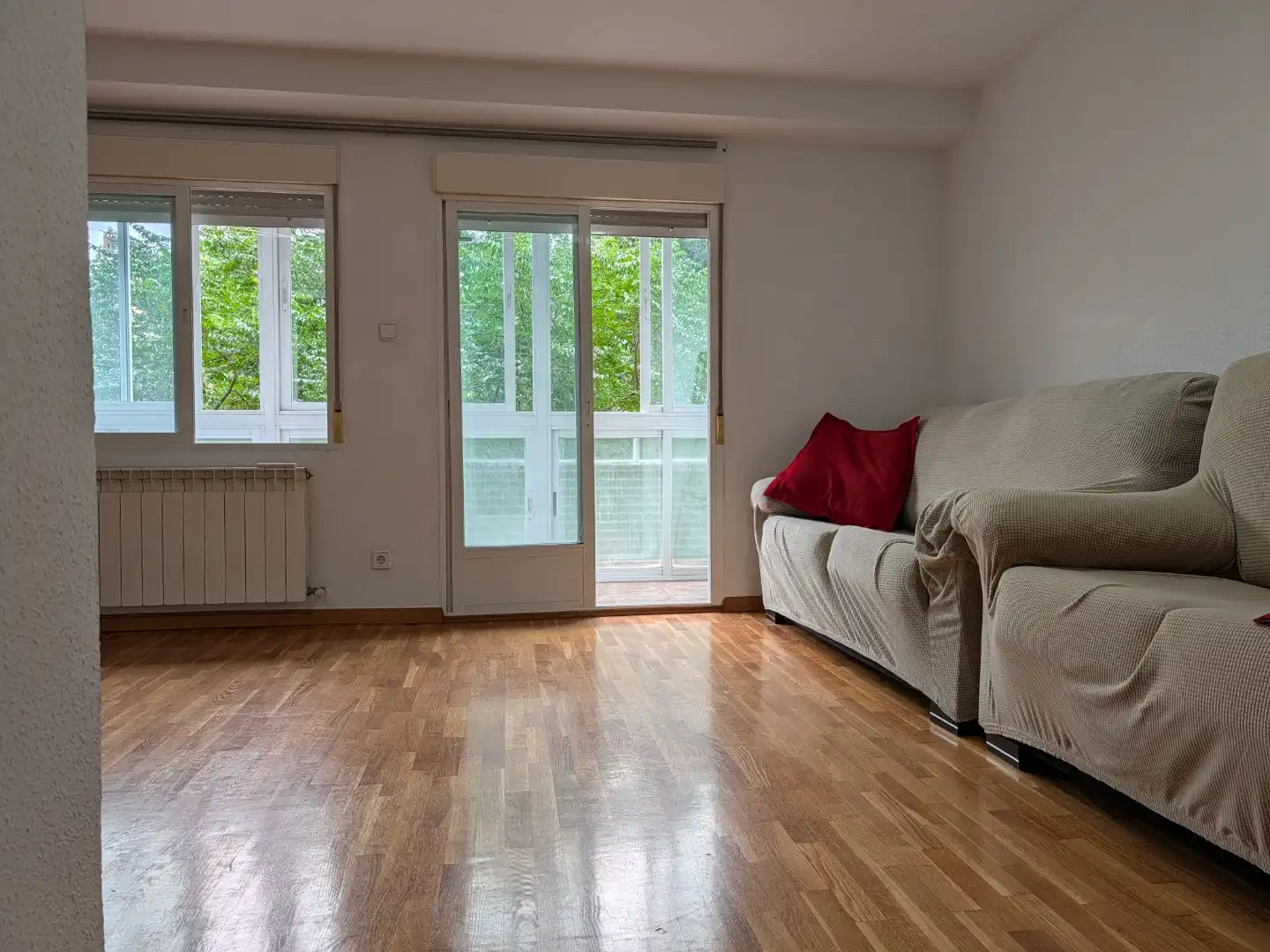 Sala de estar de Piso de alquiler en Zaragoza con Aire acondicionado, Calefacción y Parquet