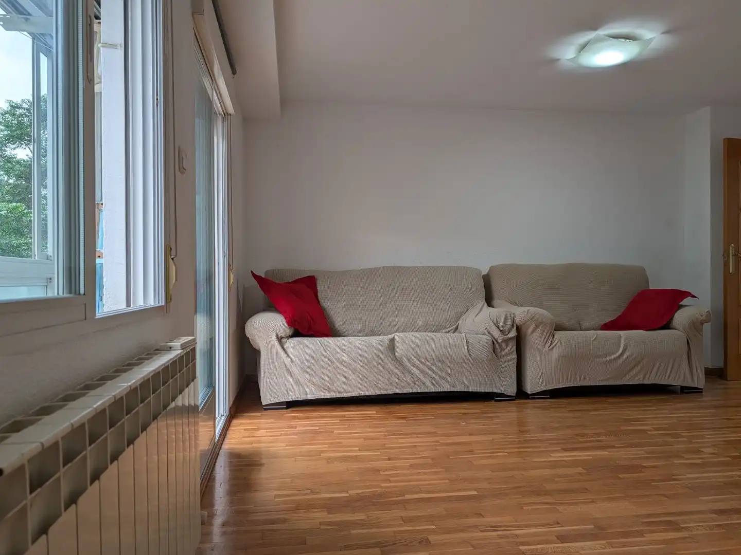 Sala de estar de Piso de alquiler en Zaragoza con Aire acondicionado, Calefacción y Parquet