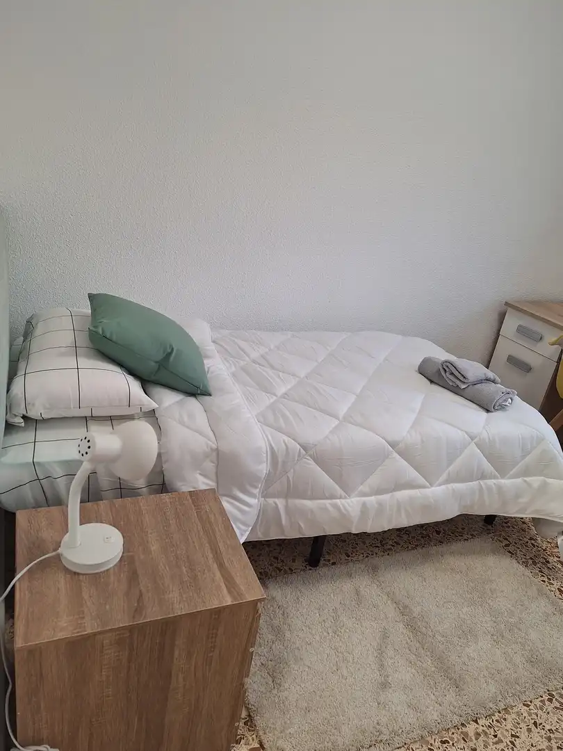 Piso de alquiler en Plaza Doctor Casimiro Bonmatí, 1, Ensanche Habitación de Piso de alquiler en Cartagena con Amueblado
