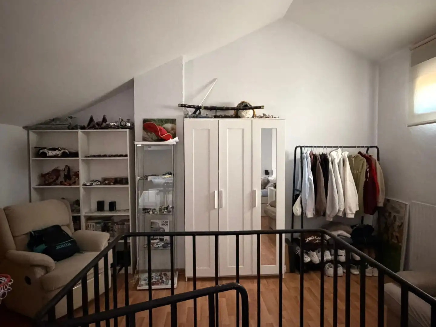 Casa o xalet en venda a Calle Isla Redonda, 66, Parque de la Coruña - Las Suertes Dormitori de Casa o xalet en venda en Collado Villalba amb Aire condicionat, Calefacció i Jardí privat