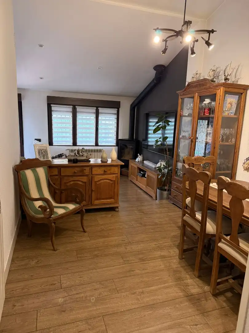 Casa o xalet en venda a Calle Isla Redonda, 66, Parque de la Coruña - Las Suertes Menjador de Casa o xalet en venda en Collado Villalba amb Aire condicionat, Calefacció i Jardí privat