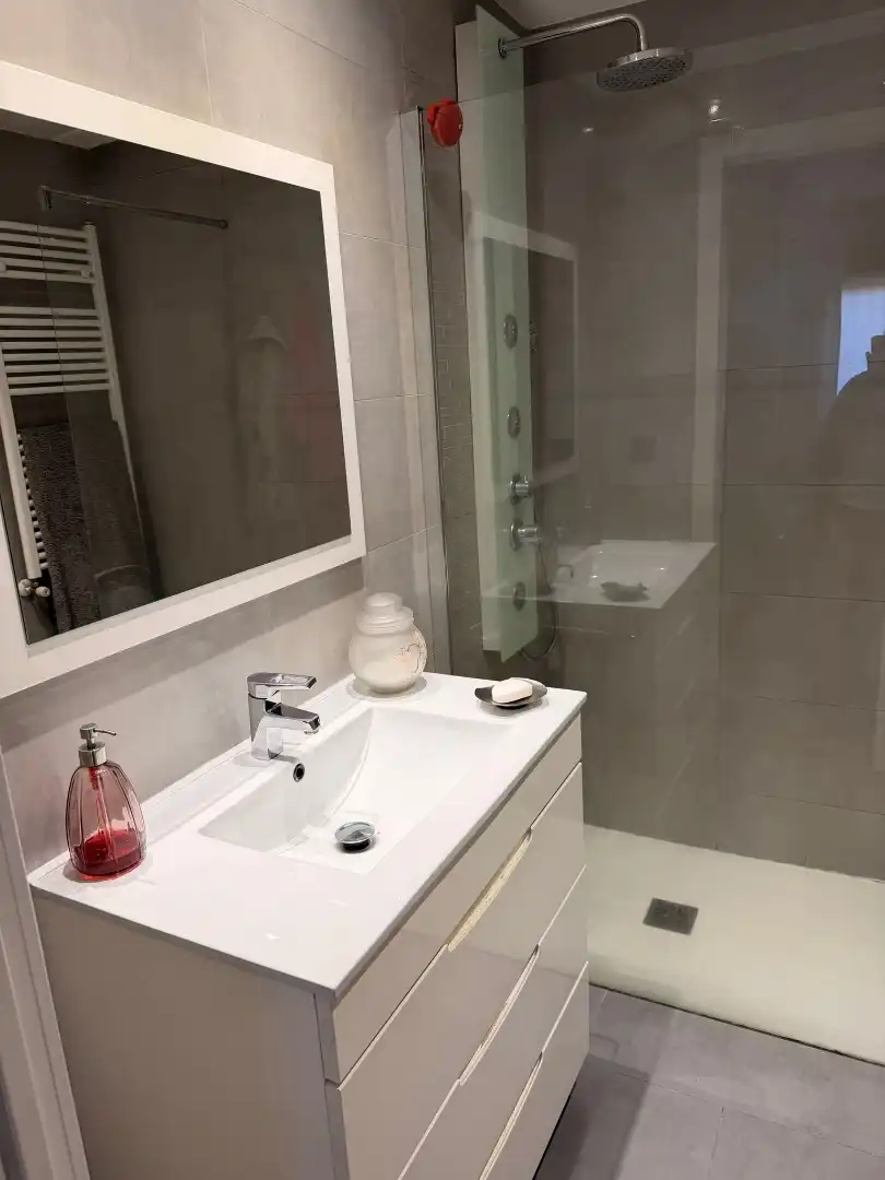 Casa o xalet en venda a Calle Isla Redonda, 66, Parque de la Coruña - Las Suertes Bany de Casa o xalet en venda en Collado Villalba amb Aire condicionat, Calefacció i Jardí privat