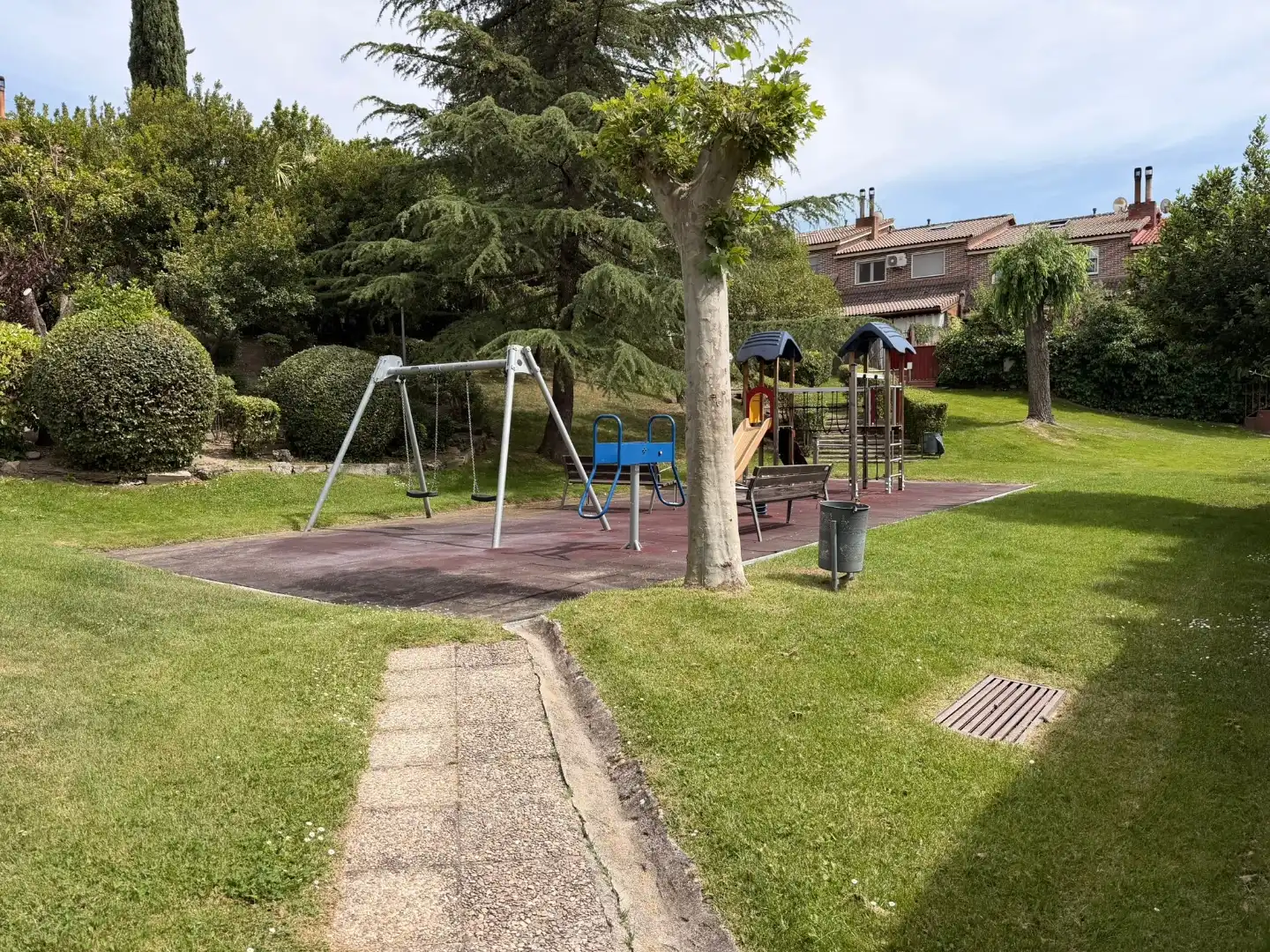 Casa o xalet en venda a Calle Isla Redonda, 66, Parque de la Coruña - Las Suertes Aparcament de Casa o xalet en venda en Collado Villalba amb Aire condicionat, Calefacció i Jardí privat