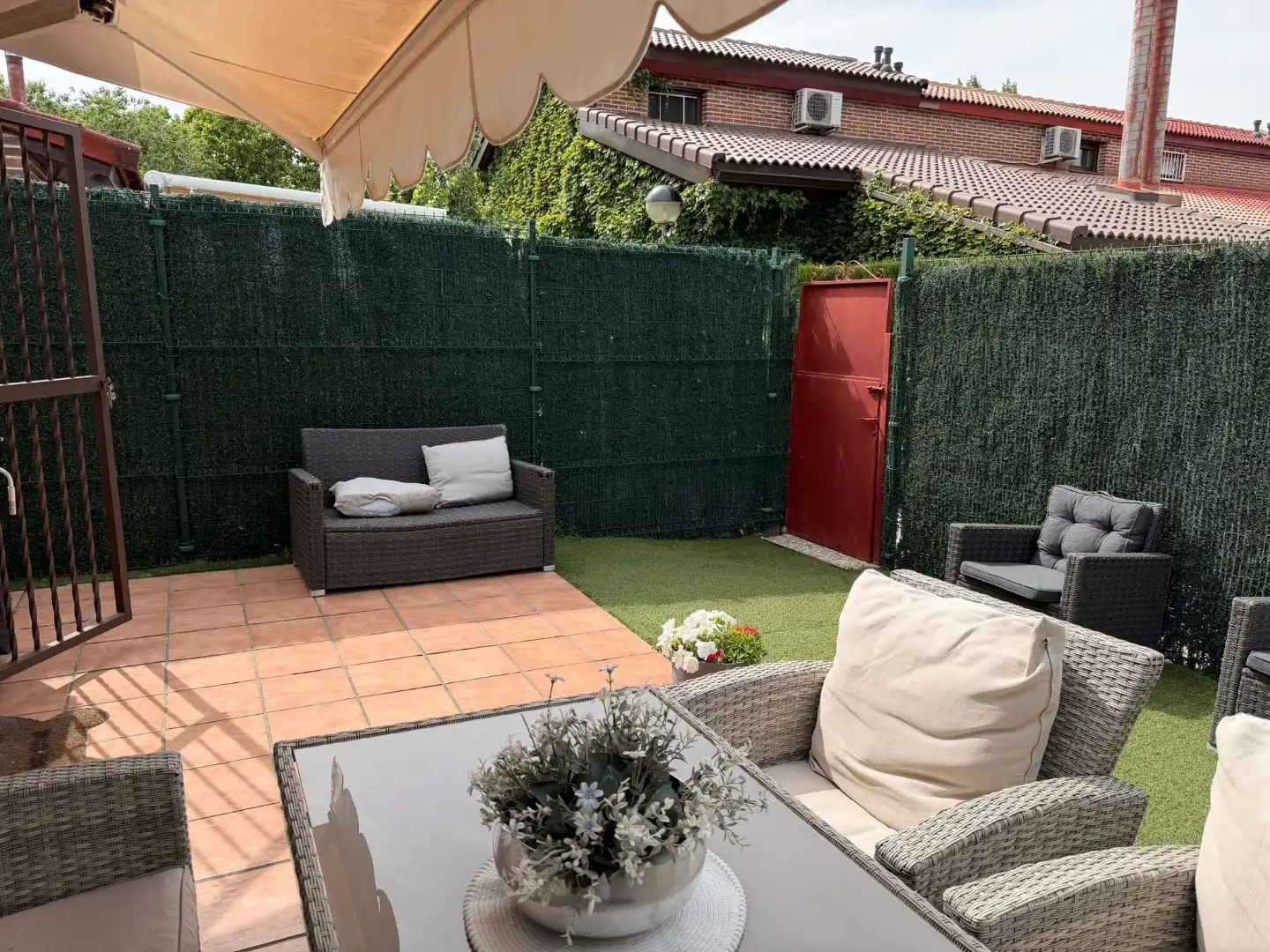 Casa o xalet en venda a Calle Isla Redonda, 66, Parque de la Coruña - Las Suertes Terrassa de Casa o xalet en venda en Collado Villalba amb Aire condicionat, Calefacció i Jardí privat