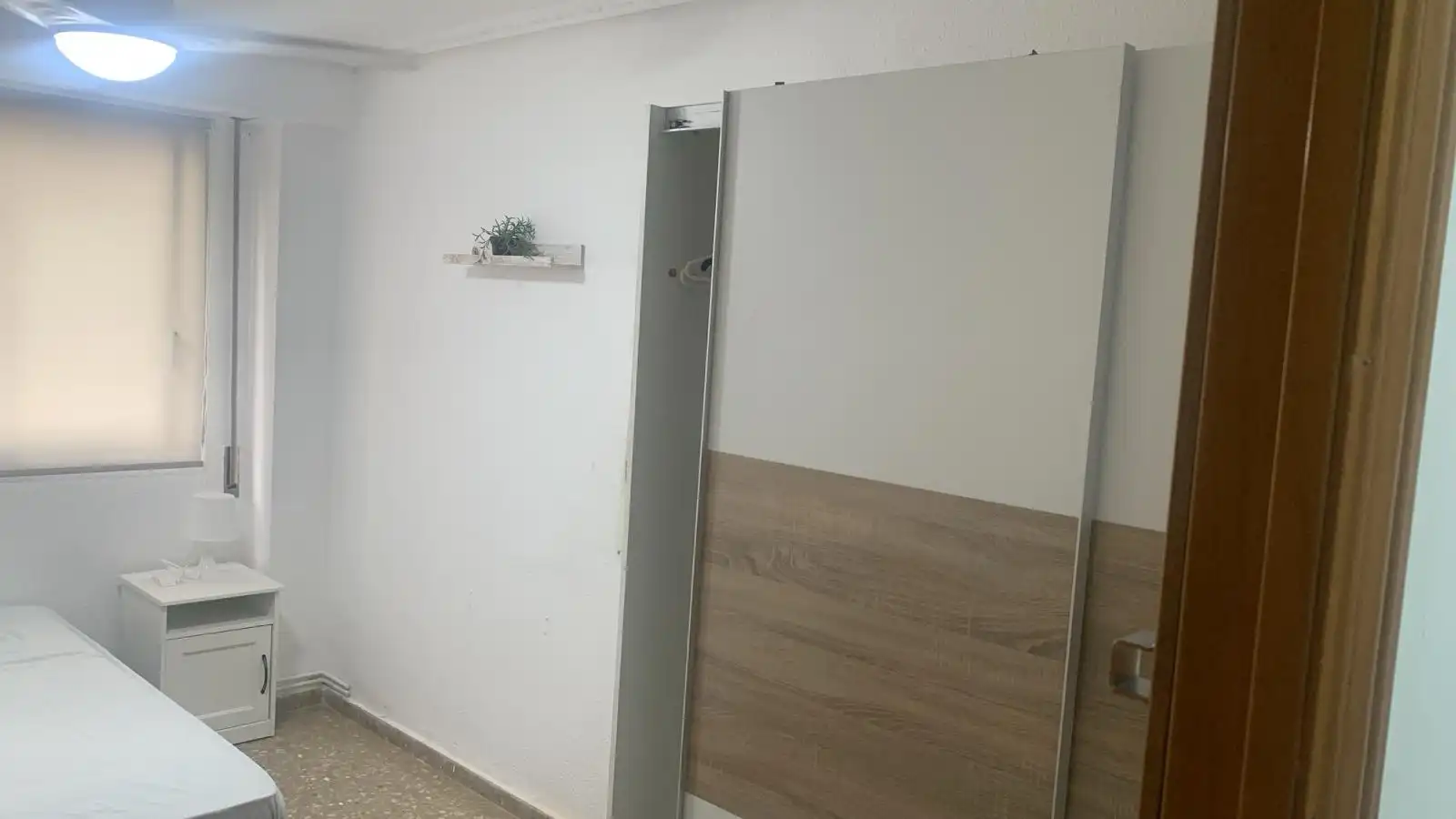 Zimmer in Carrer Reina Maria Cristina, 30, Avenida de Abril - 9 de Octubre