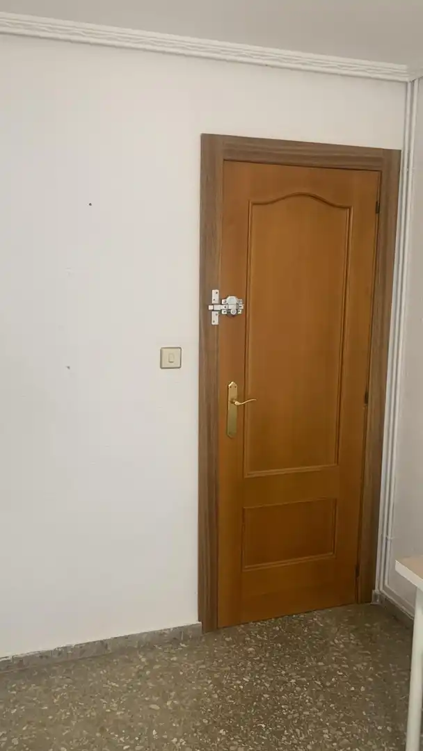 Zimmer in Carrer Reina Maria Cristina, 30, Avenida de Abril - 9 de Octubre