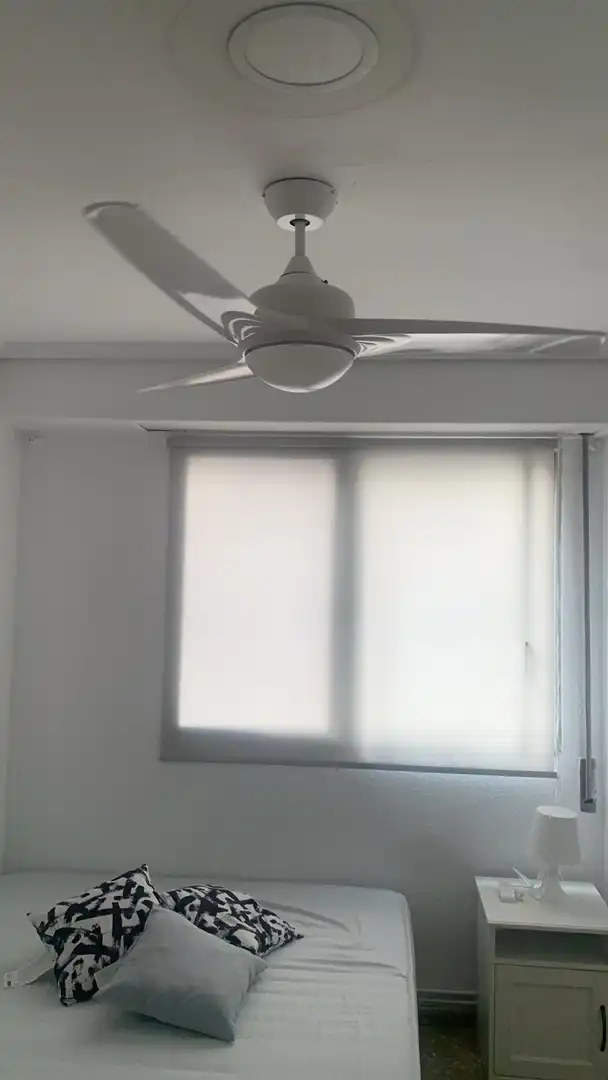 Zimmer in Carrer Reina Maria Cristina, 30, Avenida de Abril - 9 de Octubre