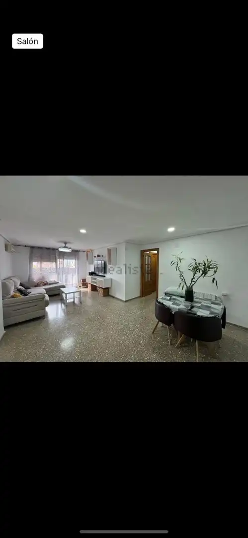 Zimmer in Carrer Reina Maria Cristina, 30, Avenida de Abril - 9 de Octubre
