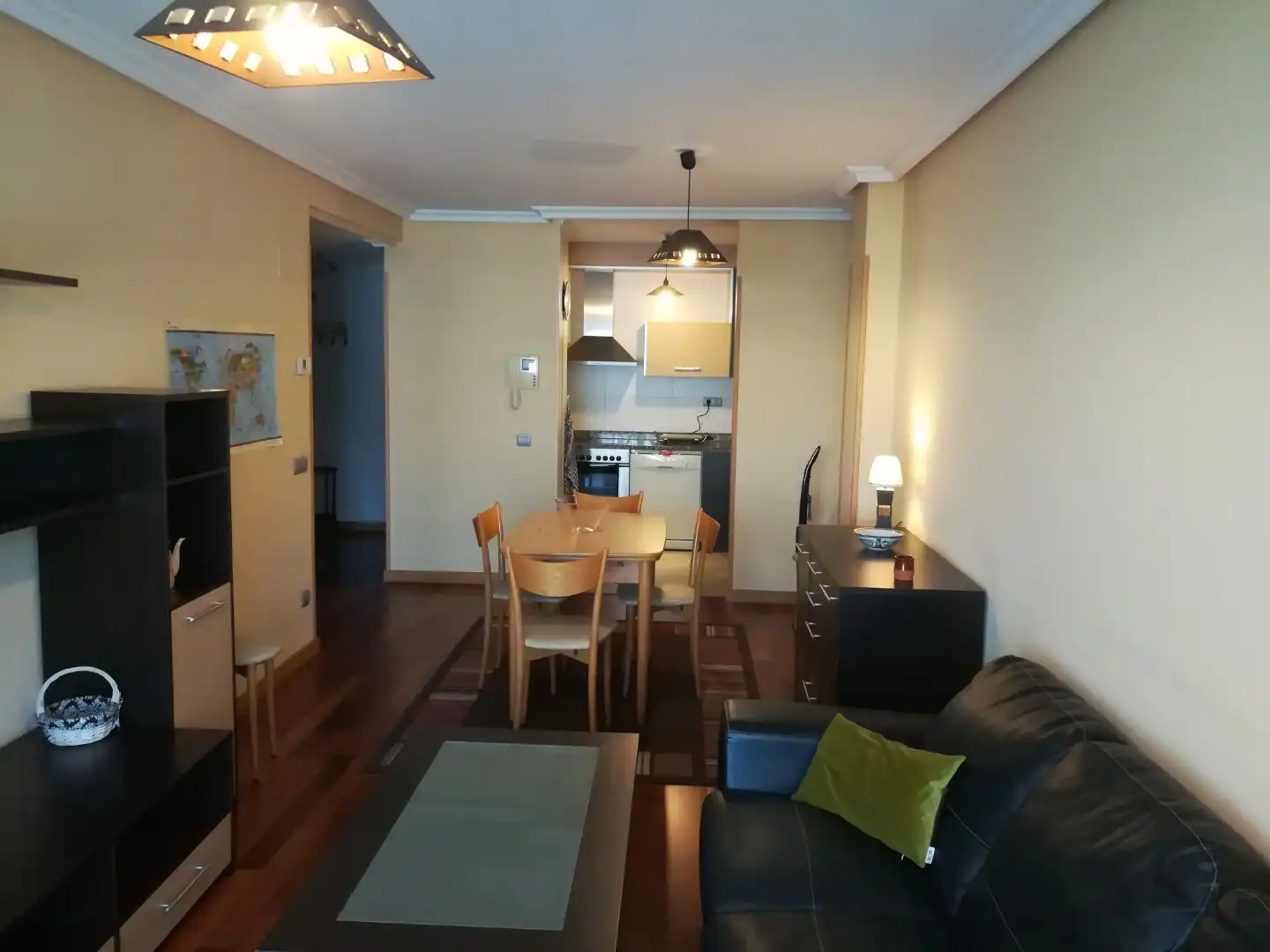 Wohnungen zur Miete in Plaza de la Puerta de Europa, 7, HUCA - La Cadellada Wohnzimmer von Wohnungen zur Miete in Oviedo mit Heizung, Parkett und Abstellraum