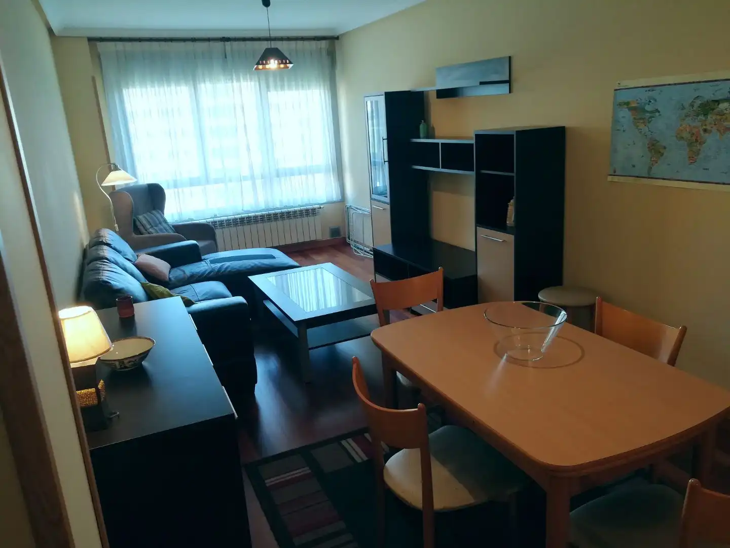 Wohnungen zur Miete in Plaza de la Puerta de Europa, 7, HUCA - La Cadellada Wohnzimmer von Wohnungen zur Miete in Oviedo mit Heizung, Parkett und Abstellraum