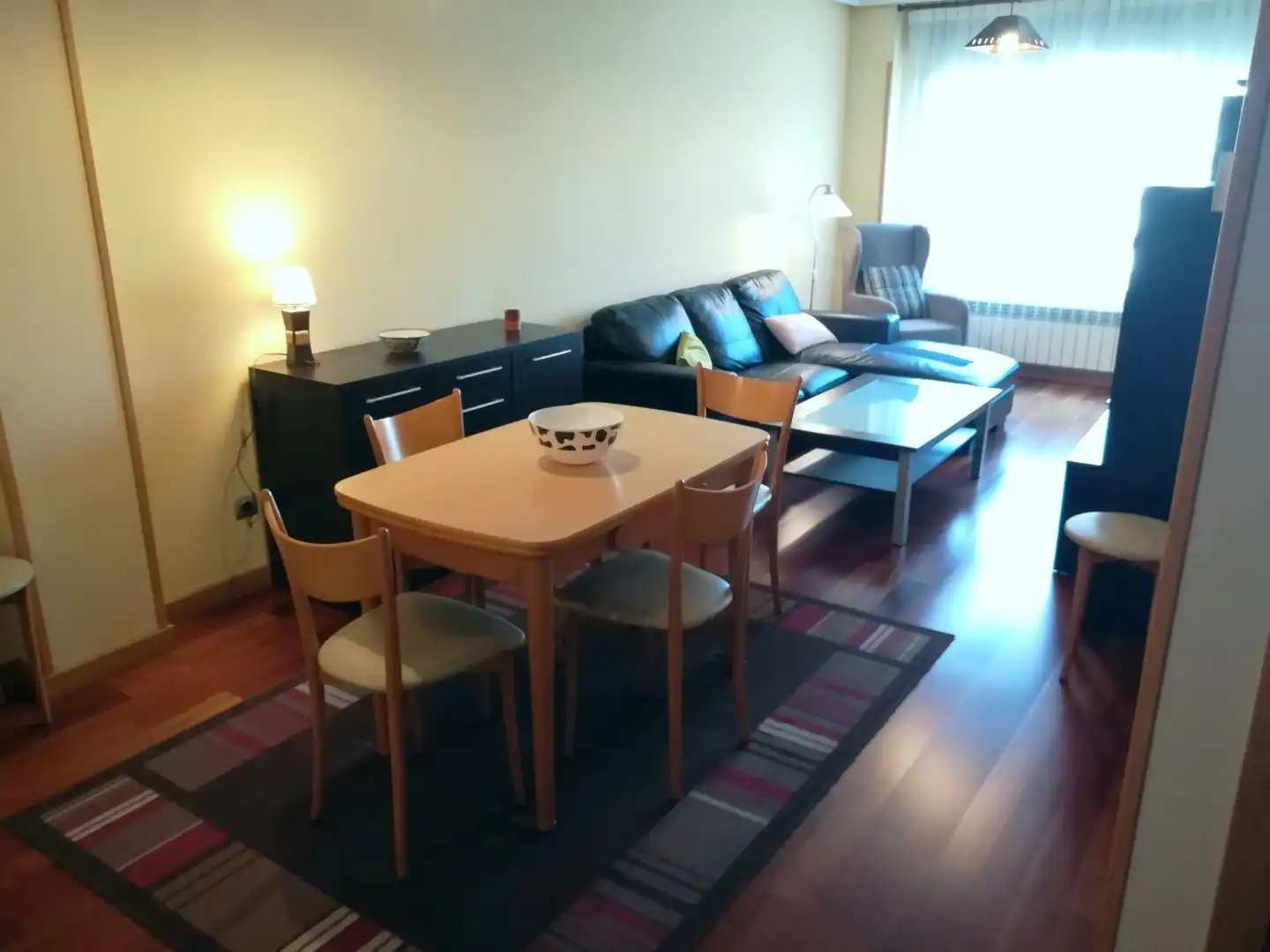 Wohnungen zur Miete in Plaza de la Puerta de Europa, 7, HUCA - La Cadellada Wohnzimmer von Wohnungen zur Miete in Oviedo mit Heizung, Parkett und Abstellraum