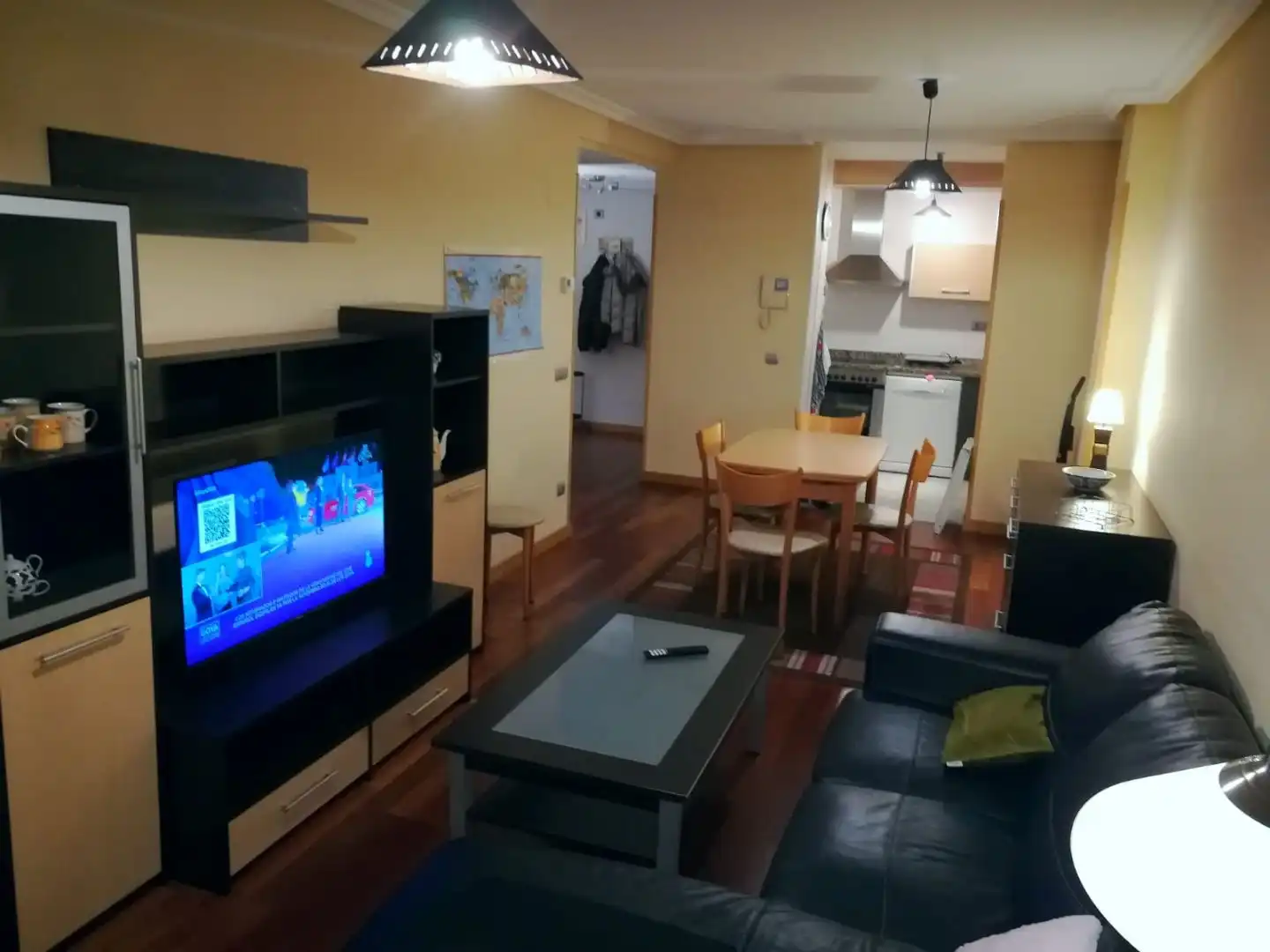 Wohnungen zur Miete in Plaza de la Puerta de Europa, 7, HUCA - La Cadellada Wohnzimmer von Wohnungen zur Miete in Oviedo mit Heizung, Parkett und Abstellraum