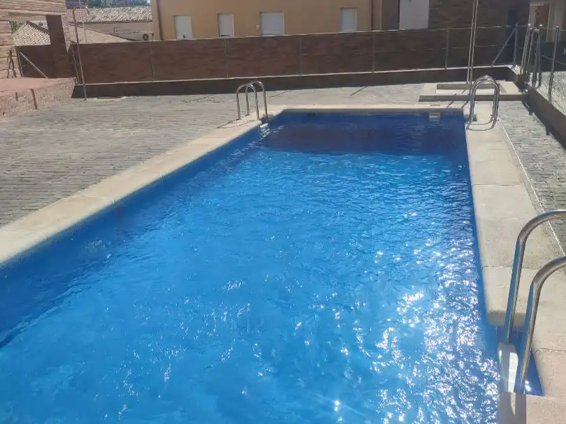 Pis en venda a Calle Barranco de Valcaliente, 43, Casarrubios del Monte pueblo Piscina de Pis en venda en Casarrubios del Monte amb Aire condicionat i Piscina