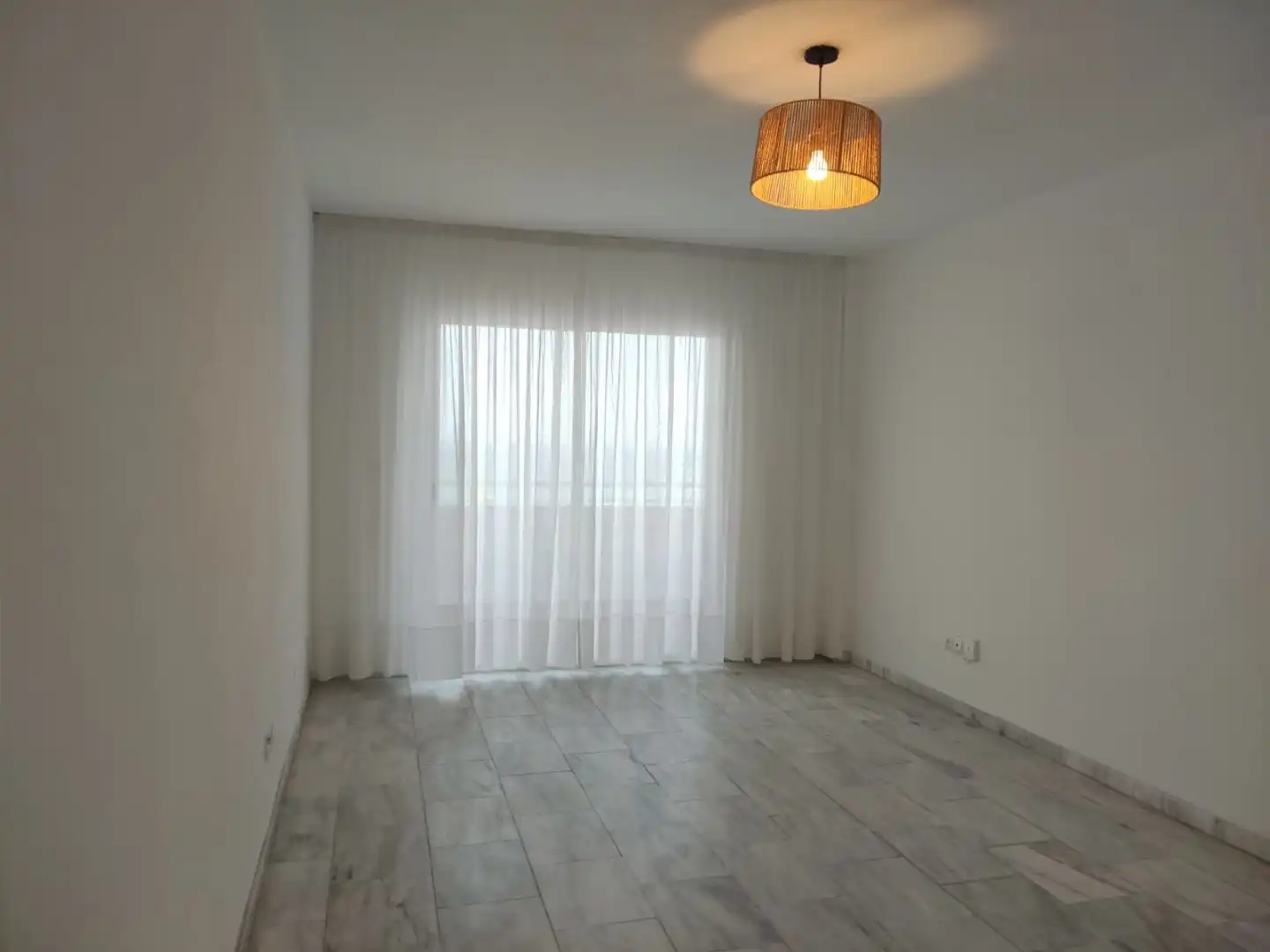 Flat for rent in Calle Alberto Morgenstern, 8, Castillo Sohail - Myramar Living room of Flat for rent in Fuengirola with Terrace, Storage room and Swimming Pool