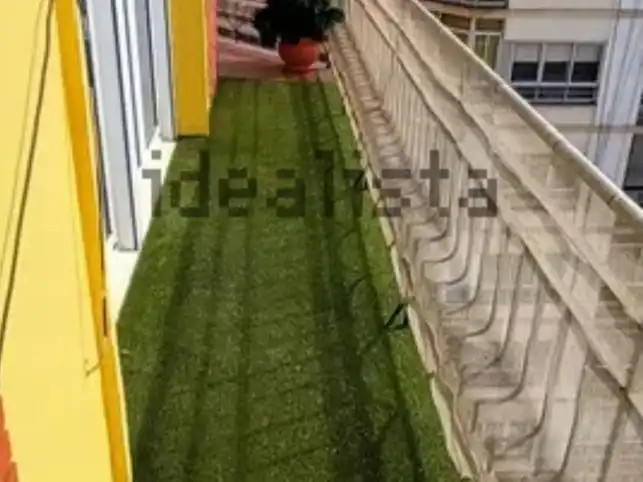 Habitació a Avenida Fernández Ladreda, 62, San Claudio - La Chantría Terrassa de Pis per a compartir en León Capital amb Calefacció, Terrassa i Moblat