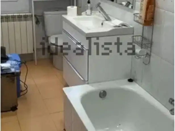 Habitació a Avenida Fernández Ladreda, 62, San Claudio - La Chantría Bany de Pis per a compartir en León Capital amb Calefacció, Terrassa i Moblat