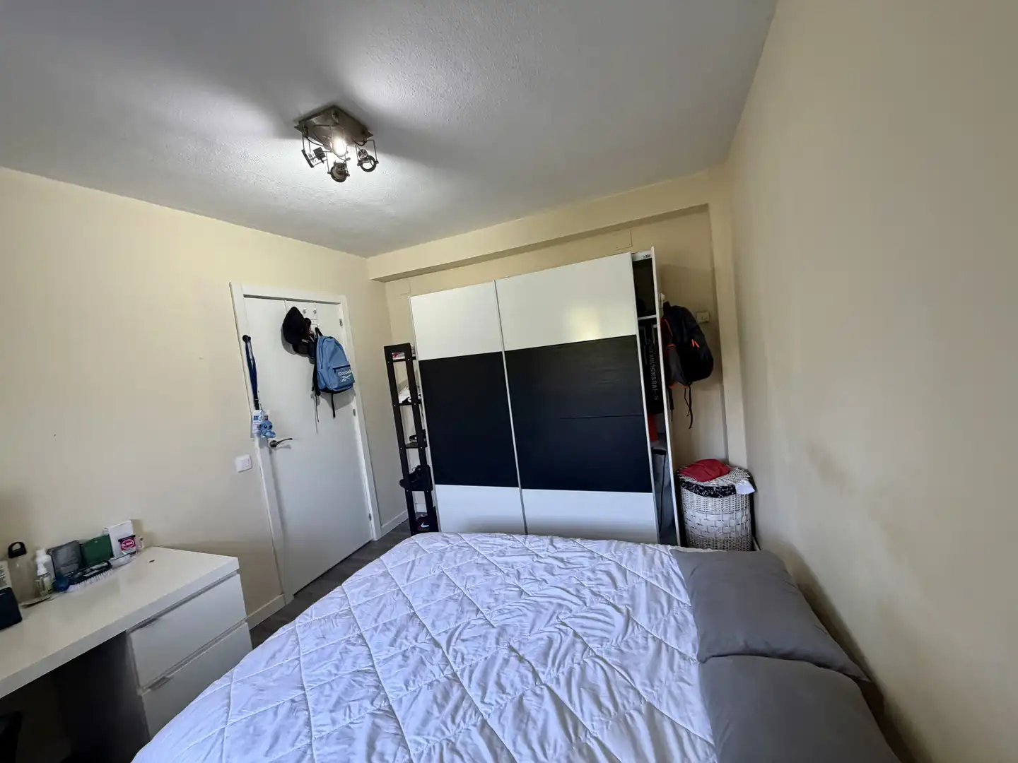 Room in Calle de la Villa de Churriana, 16, Canillas Room in Calle de la Villa de Churriana, 16, Canillas