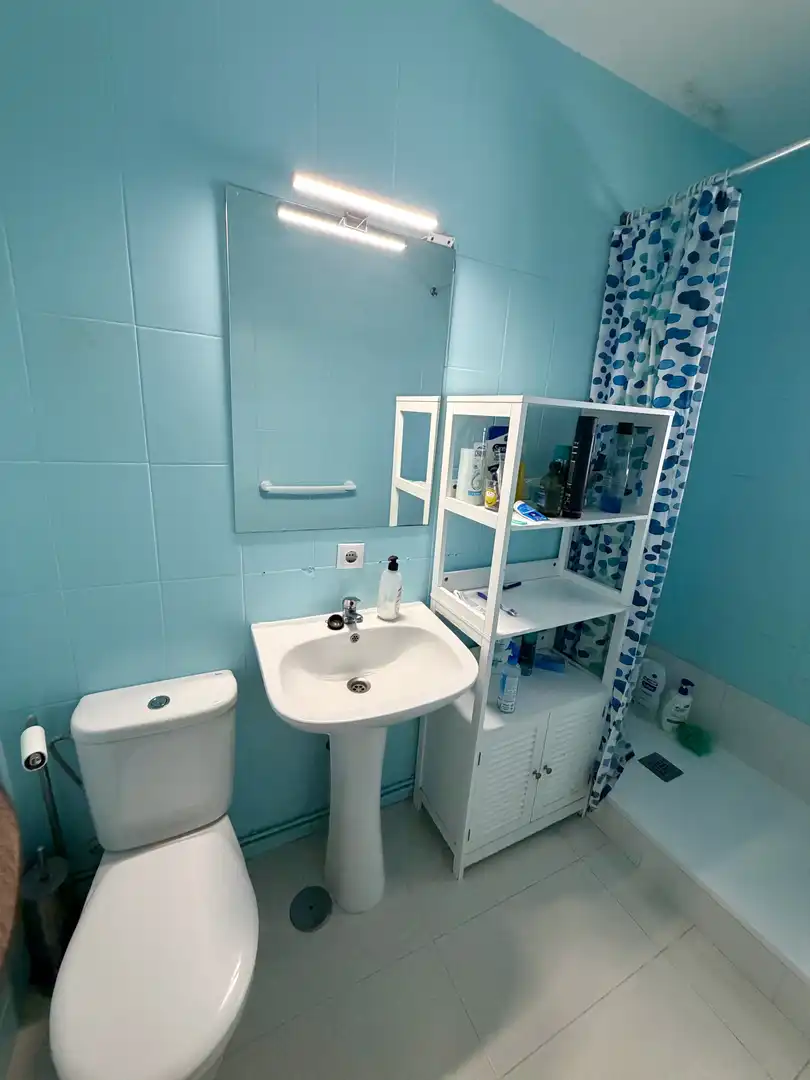 Room in Calle de la Villa de Churriana, 16, Canillas Room in Calle de la Villa de Churriana, 16, Canillas
