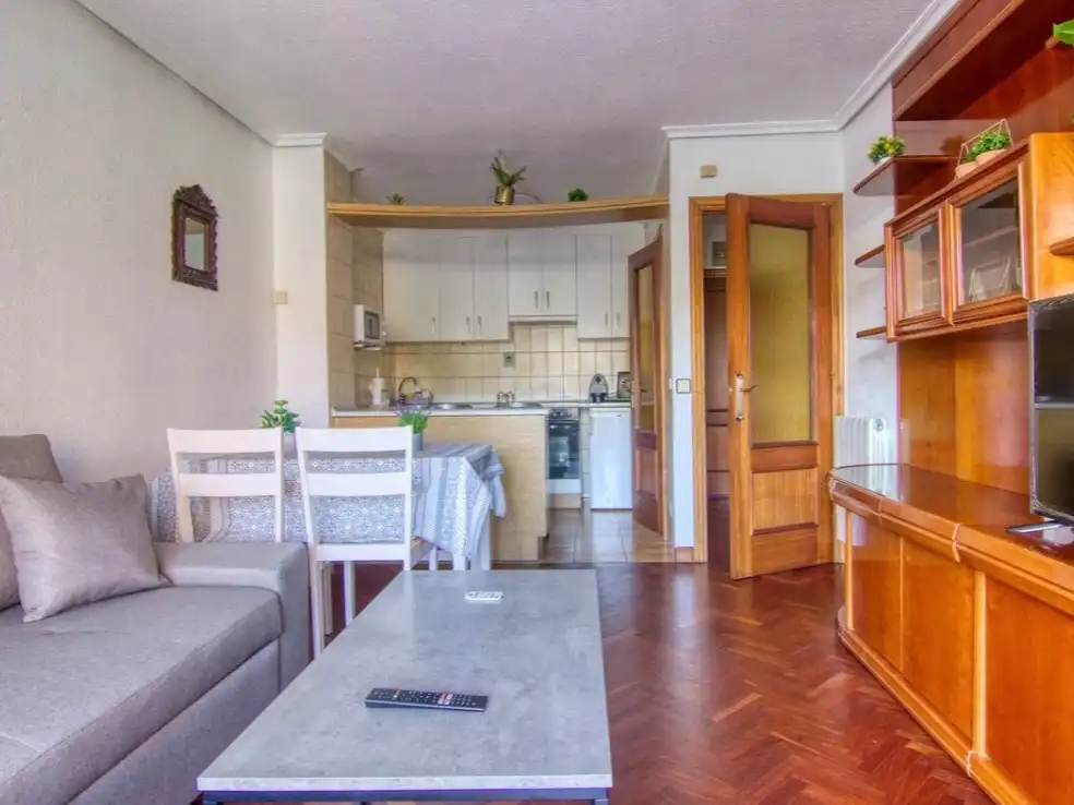 Flat for rent in Avenida del Stadium, 19, El Sardinero Kitchen of Flat for rent in Santander with Terrace and Balcony