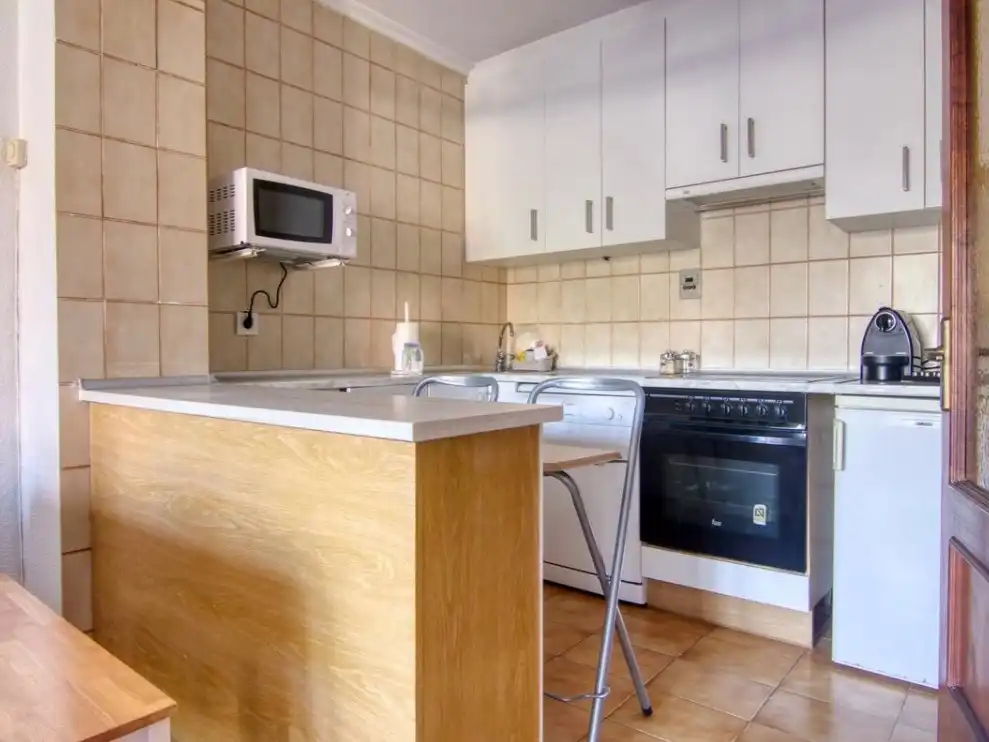 Flat for rent in Avenida del Stadium, 19, El Sardinero Kitchen of Flat for rent in Santander with Terrace and Balcony