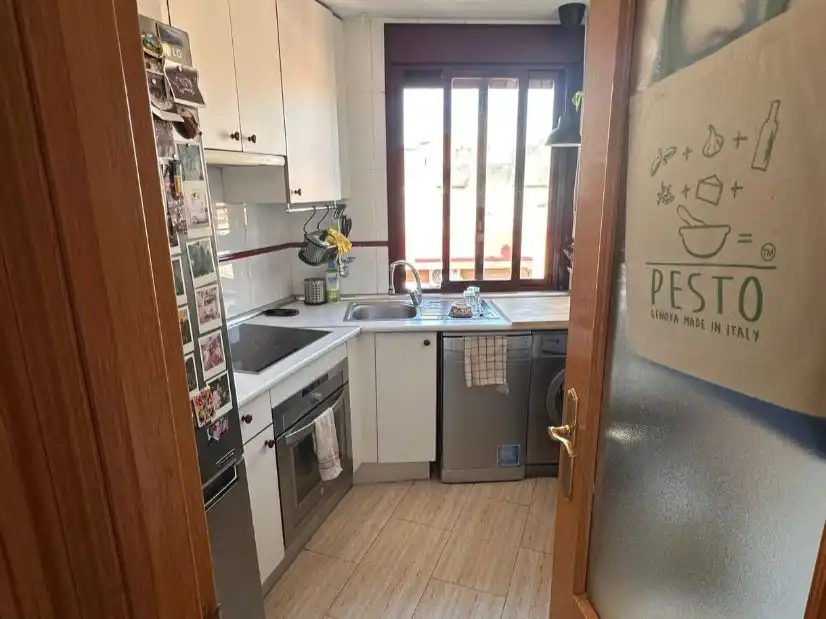 Habitación en Calle de Daniel Osorio, 1, Los Cármenes Cocina de Piso para compartir en Madrid con Aire acondicionado, Calefacción y Terraza