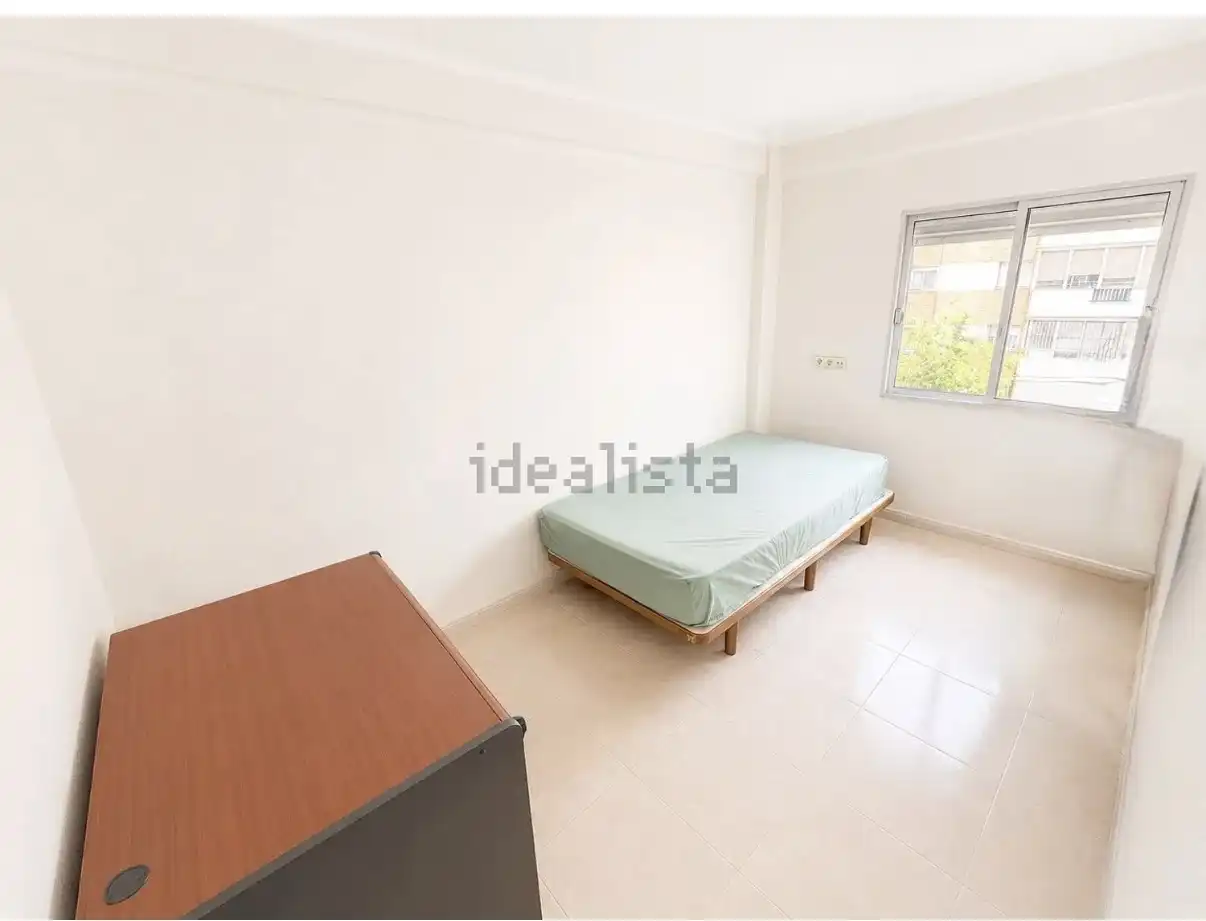 Flat for sale in Plaza Edipo, 5, El Torrejón - El Cerezo Bedroom of Flat for sale in Sevilla with Air Conditioner, Terrace and Balcony