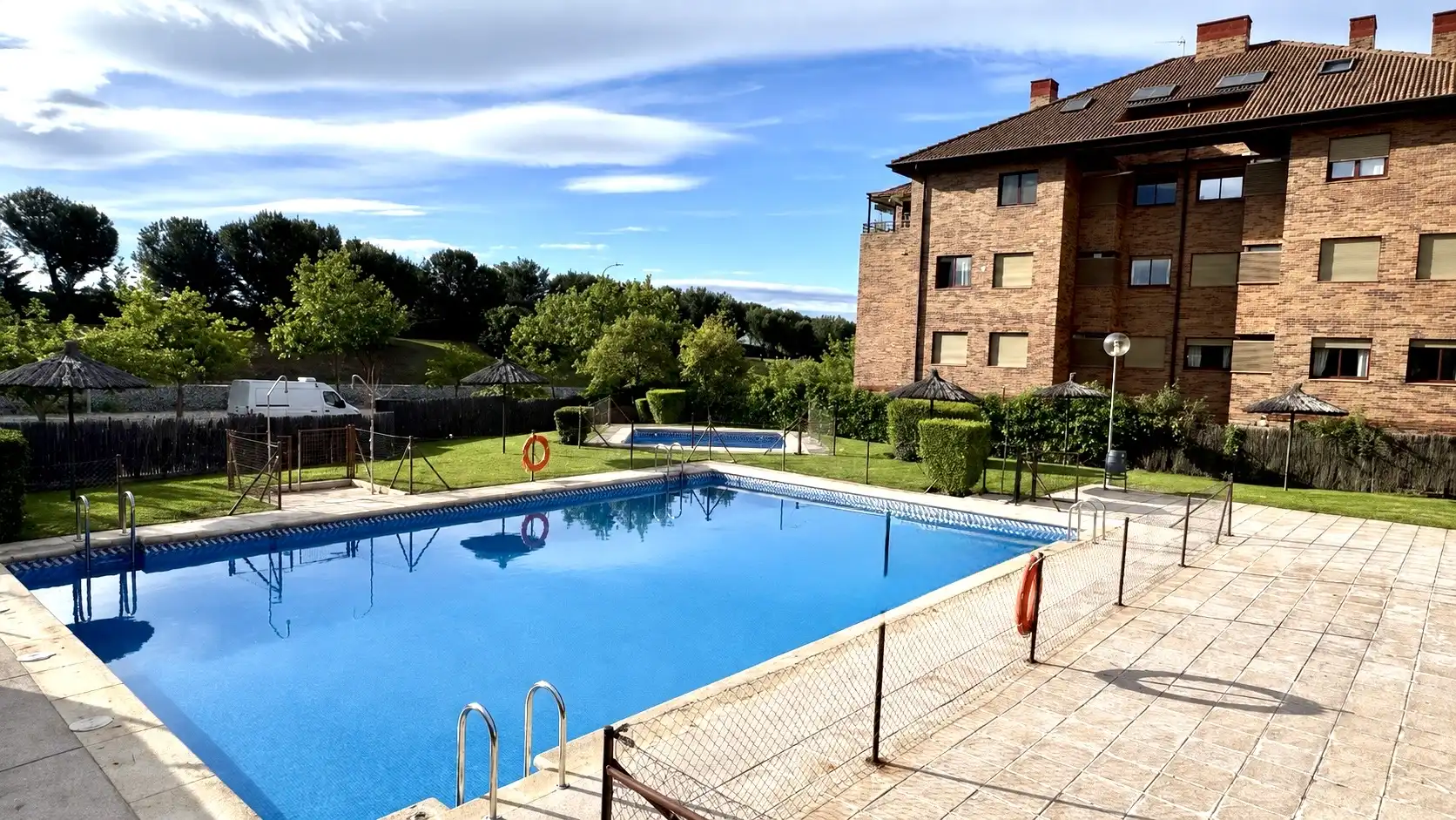 Flat for sale in Calle Isaac Peral, 1, Sector B Swimming pool of Flat for sale in Boadilla del Monte with Air Conditioner, Terrace and Swimming Pool