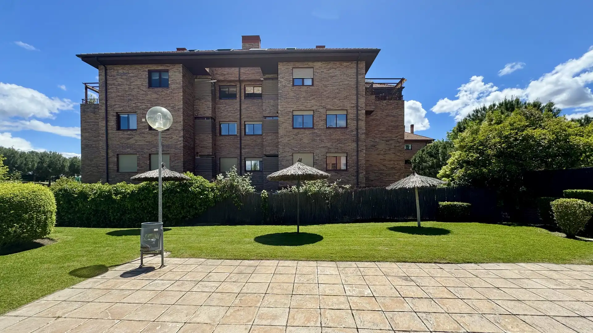 Flat for sale in Calle Isaac Peral, 1, Sector B Exterior view of Flat for sale in Boadilla del Monte with Air Conditioner, Terrace and Swimming Pool