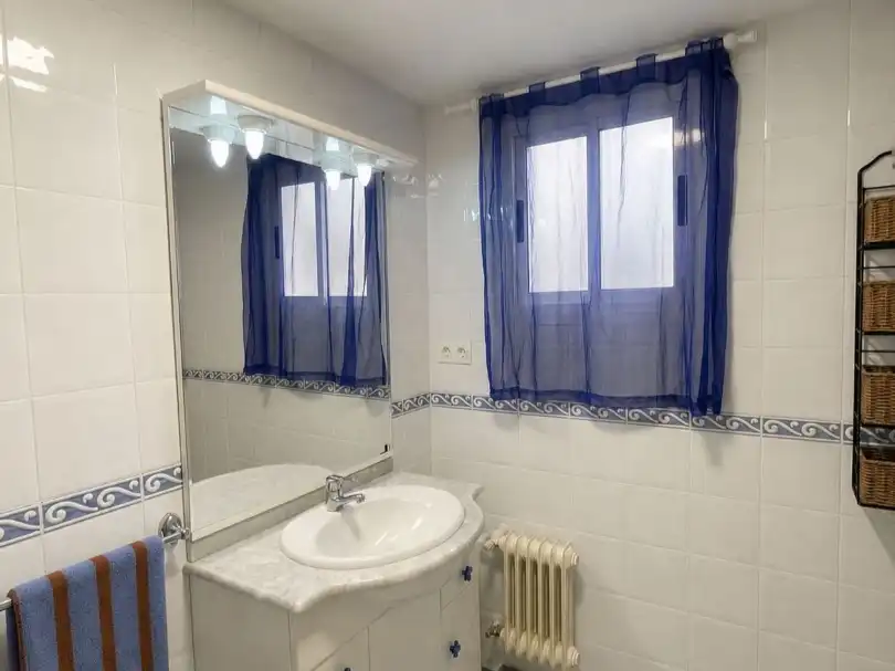 Flat for sale in Calle Doctor Sánchez Mariscal, 3, Plaza de Toros Bathroom of Flat for sale in Granada Capital