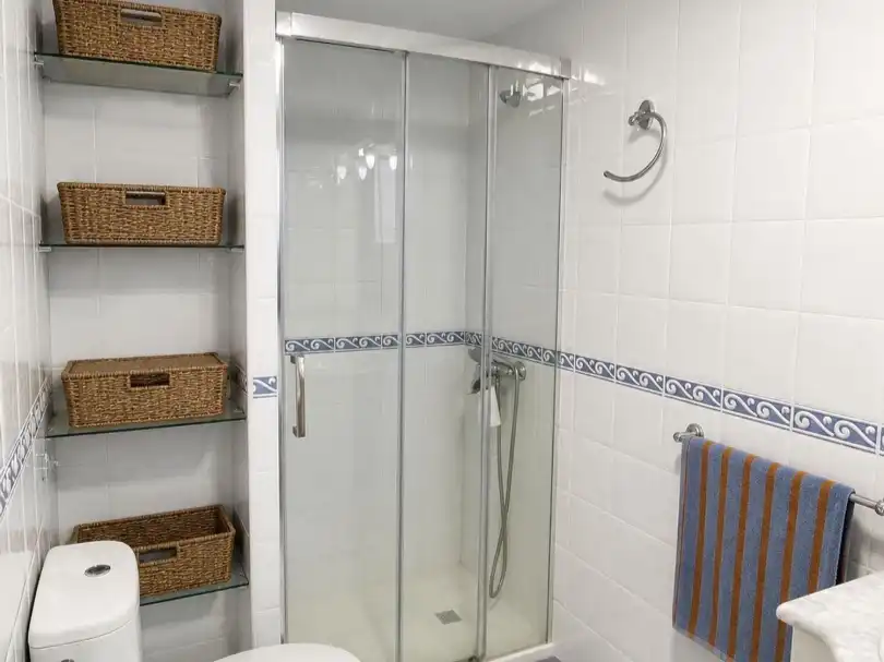 Flat for sale in Calle Doctor Sánchez Mariscal, 3, Plaza de Toros Bathroom of Flat for sale in Granada Capital