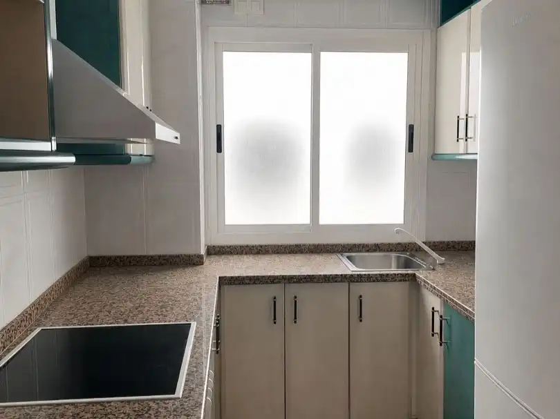 Flat for sale in Calle Doctor Sánchez Mariscal, 3, Plaza de Toros Kitchen of Flat for sale in Granada Capital