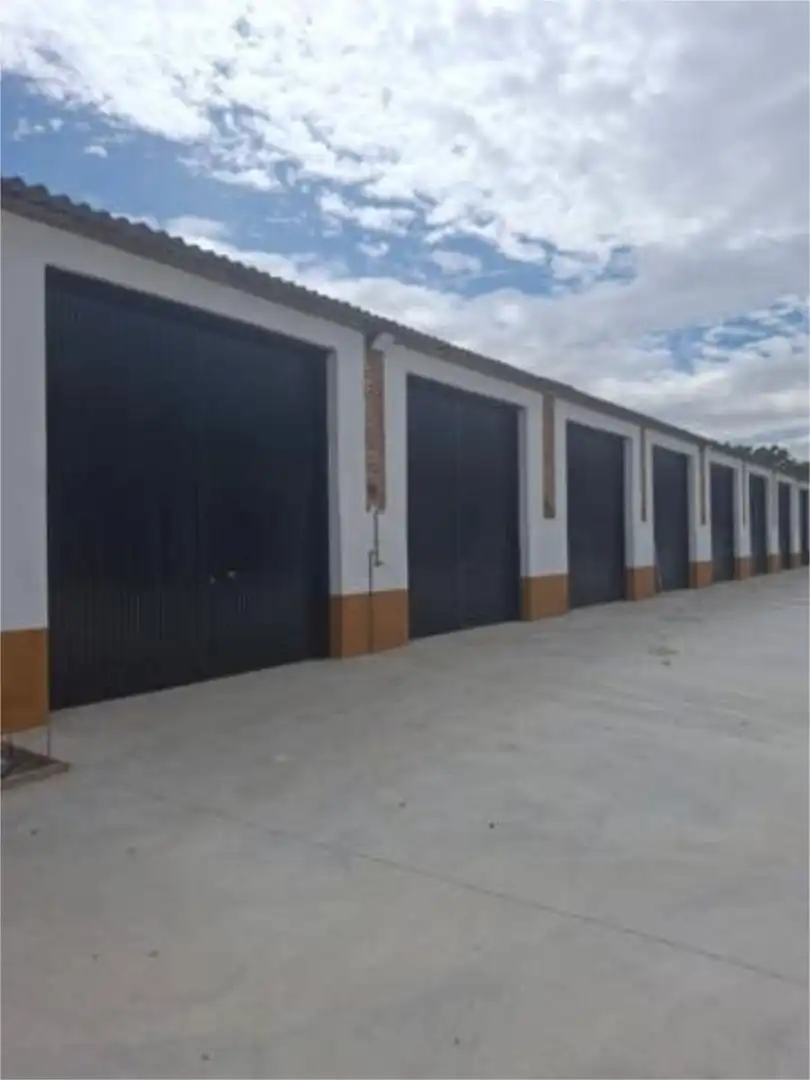 Nau industrial de lloguer a Estación - Los Manantiales Aparcament de Nau industrial de lloguer en Guadalajara