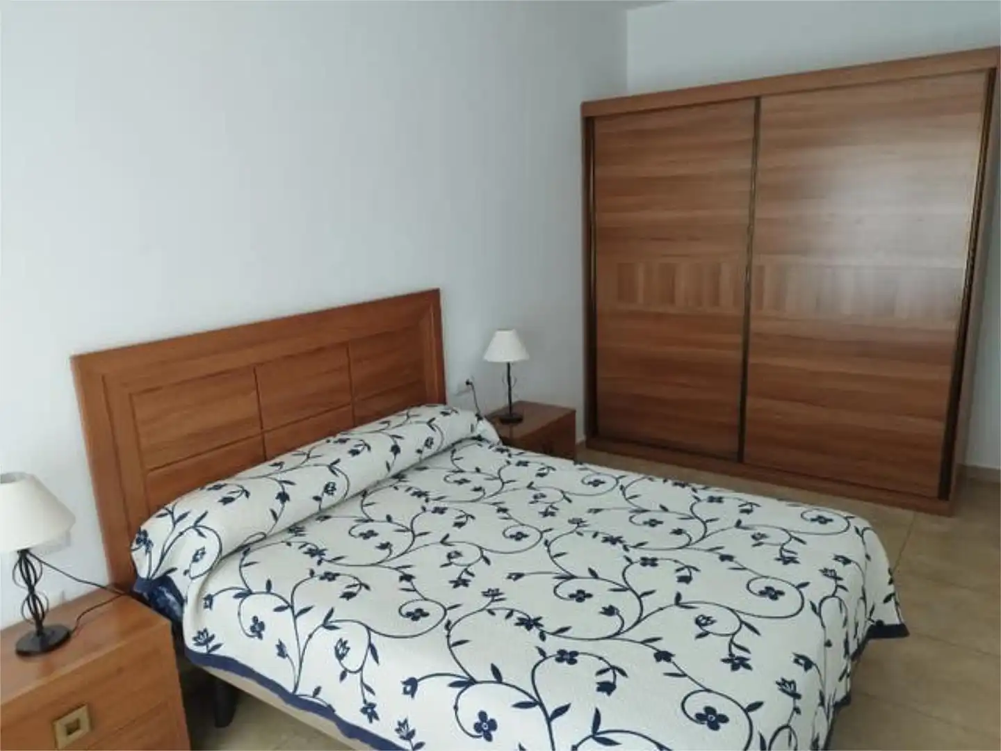 Dormitori de Apartament de lloguer en Almendralejo amb Calefacció i Moblat