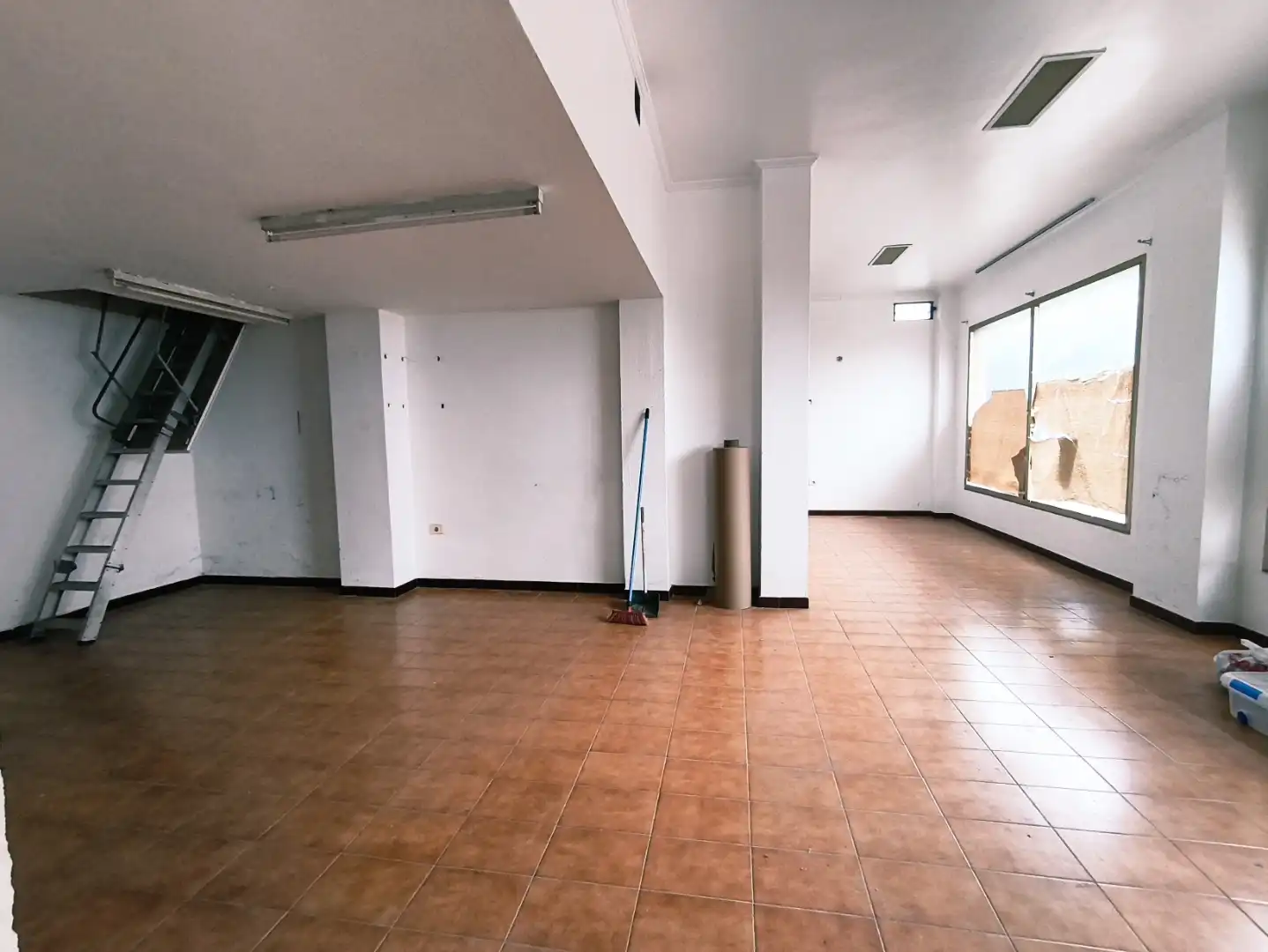 Commercial properties for sale in Rúa Lepanto, 33, Caranza Commercial properties for sale in Ferrol