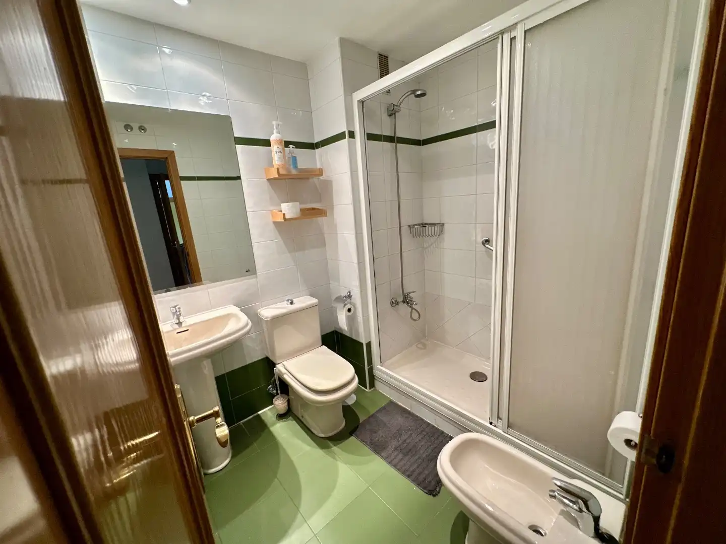 Baño de Piso en venta en  Madrid Capital con Terraza y Balcón