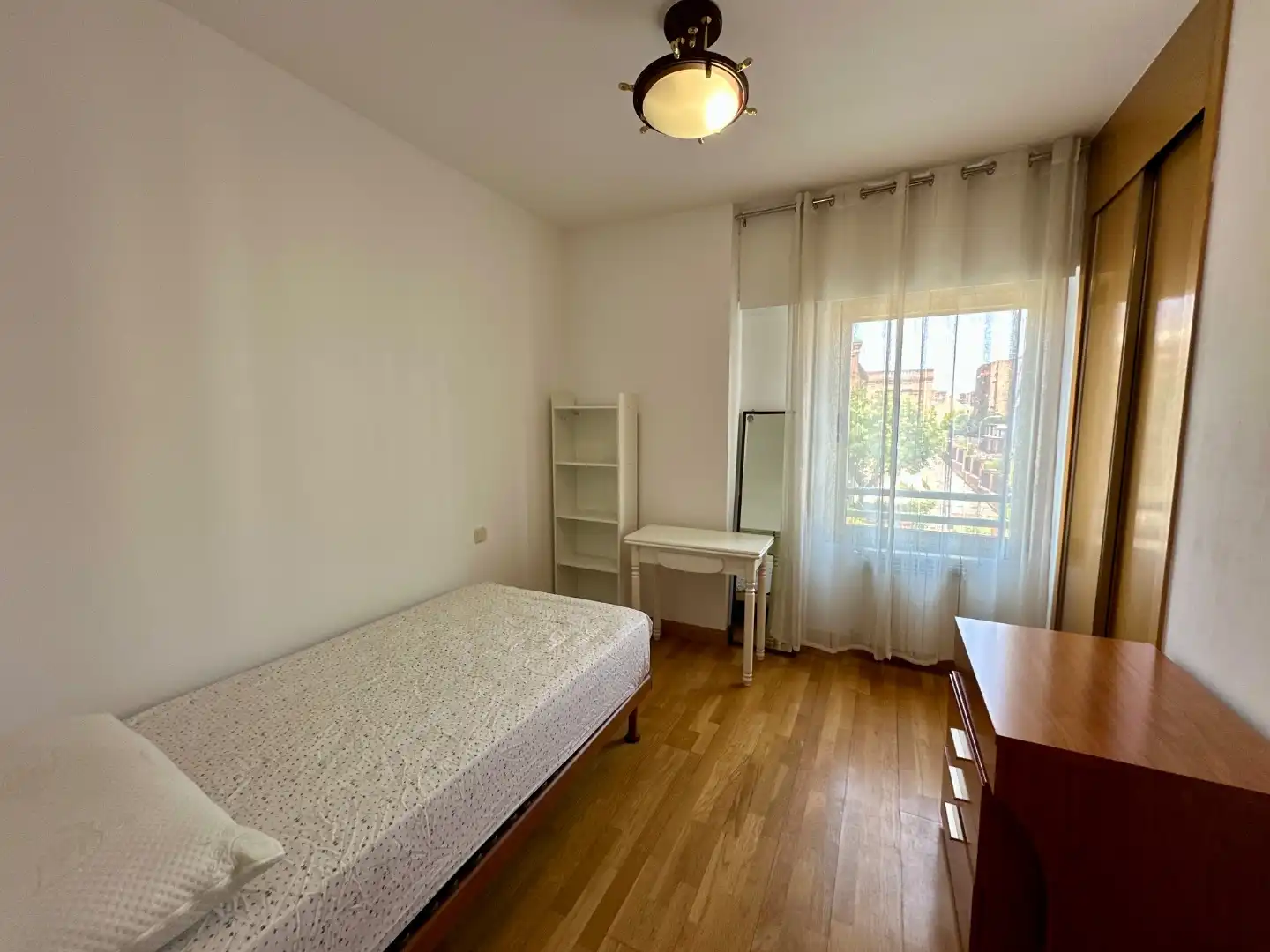 Habitación de Piso en venta en  Madrid Capital con Terraza y Balcón