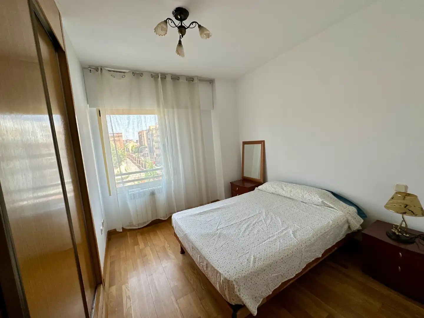 Habitación de Piso en venta en  Madrid Capital con Terraza y Balcón