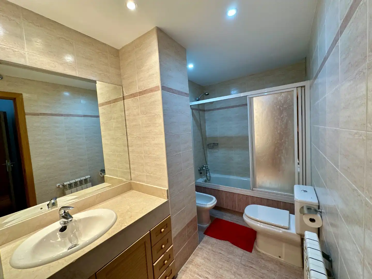 Baño de Piso en venta en  Madrid Capital con Terraza y Balcón