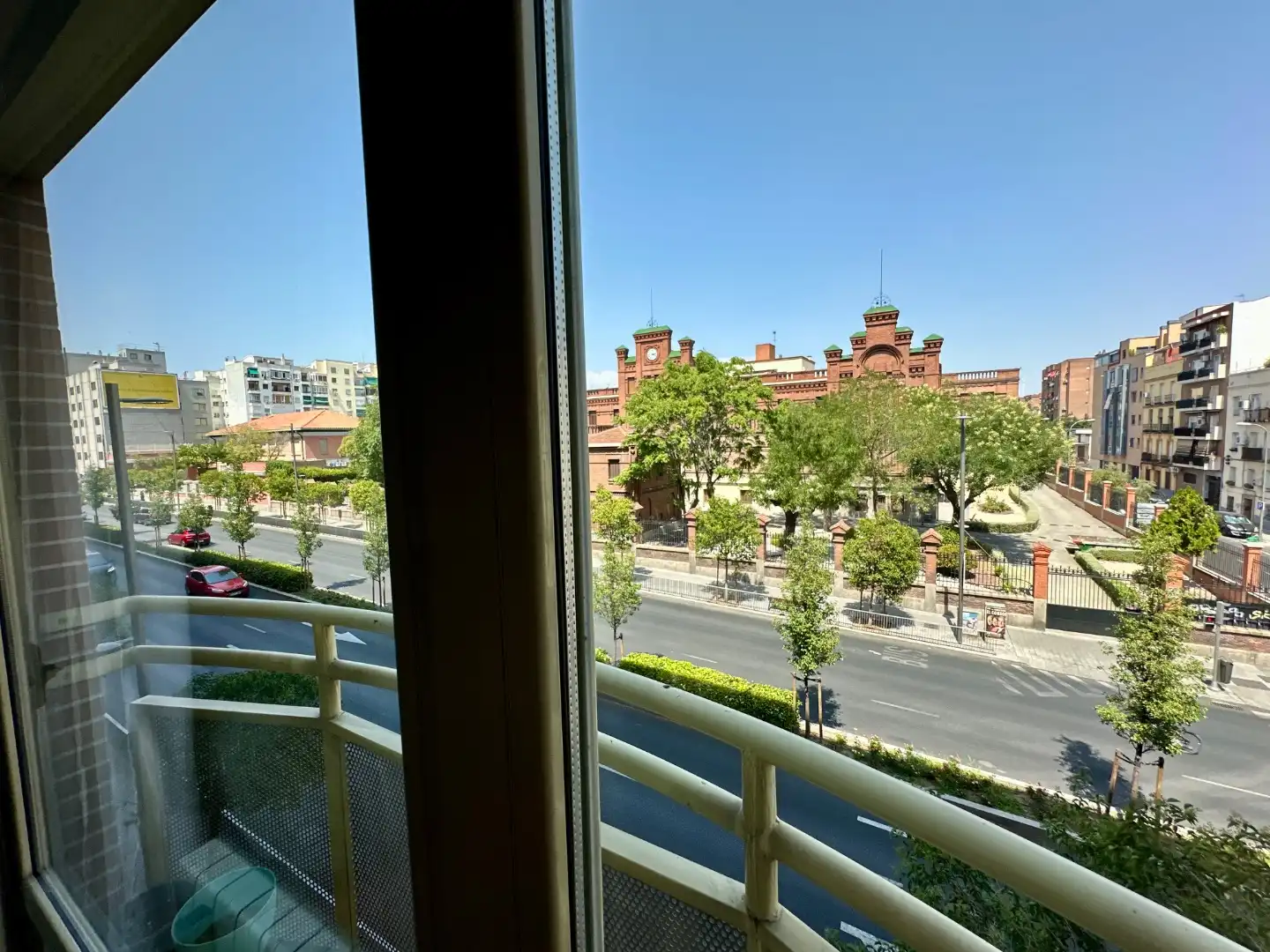 Vista exterior de Piso en venta en  Madrid Capital con Terraza y Balcón