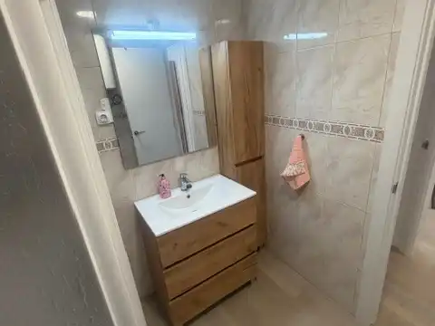 Flat for rent in Carrer del Pintor Maella, 11, La Creu del Grau Bathroom of Flat for rent in Valencia with Air Conditioner, Furnished and Balcony